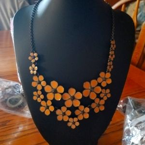 Very cute flower necklace